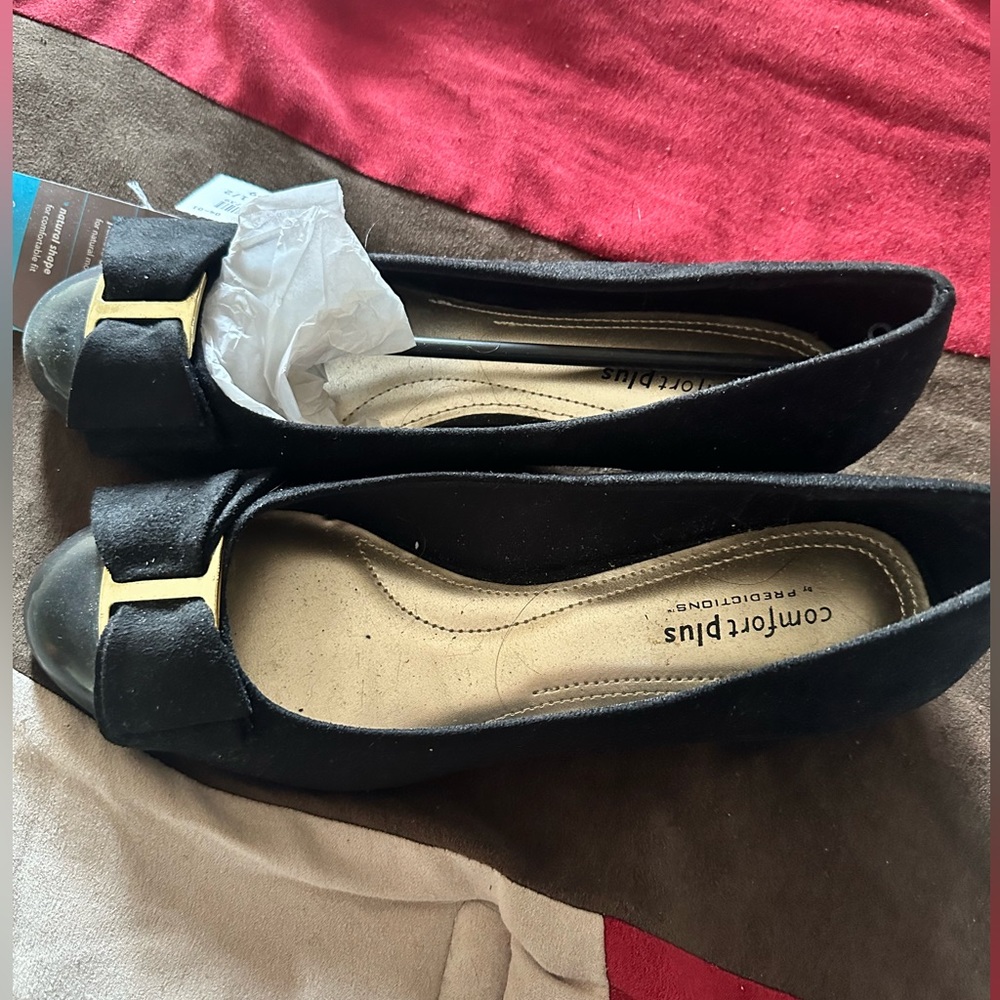 Black Size 8.5 women’s dress shoes